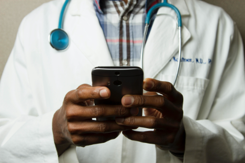 Daba Finance/Rwanda Races to Fully Digitize Public Health System by End-2025