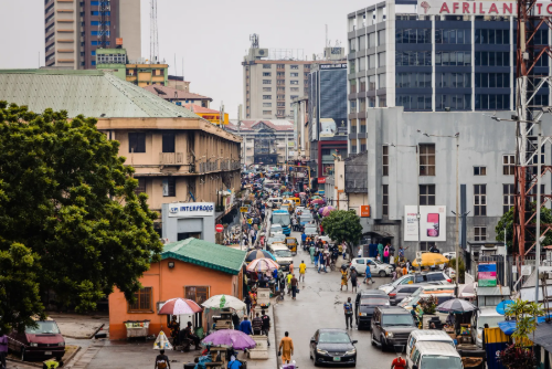 Daba Finance / Le Japon prévoit d'accroître ses investissements en Afrique pour réduire sa dépendance à l'égard de la Chine